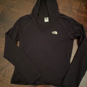 North Face hooded lightweight top size L. Worn 1 time